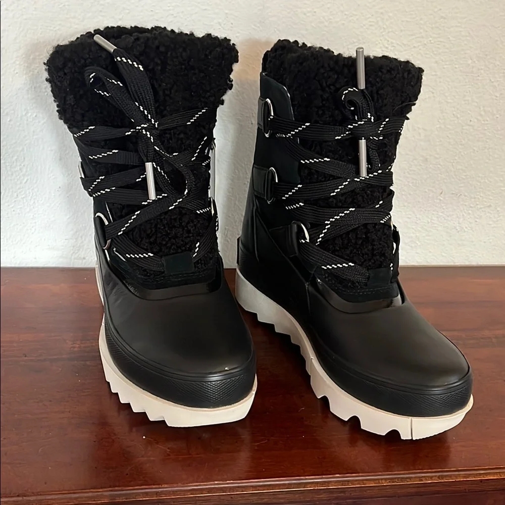 Women's Sorel Joan of Artic Black and White Winter Boots 7.5 NWT - Picture 3 of 11